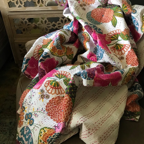 Hand Stitched Lightweight Cotton Kantha Quilt. - Picture 5 of 5